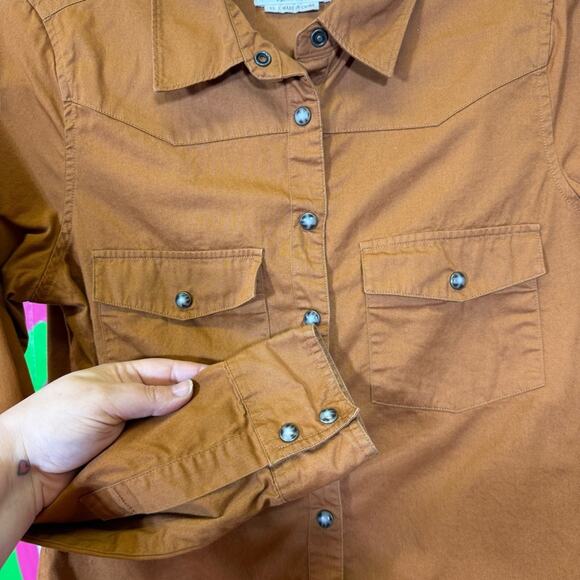 Shyanne, Brown Pearl Snap Top. Size XS. Minor staining on the front as shown. - Picture 3 of 7